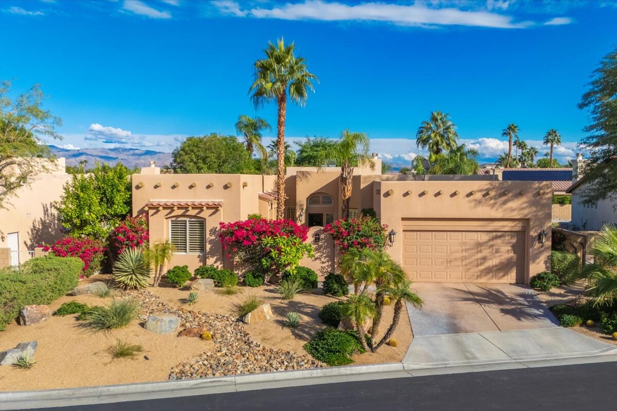 58 Payson Circle Palm Desert, CA 92211 - Photo 3 of 41 a view of yard