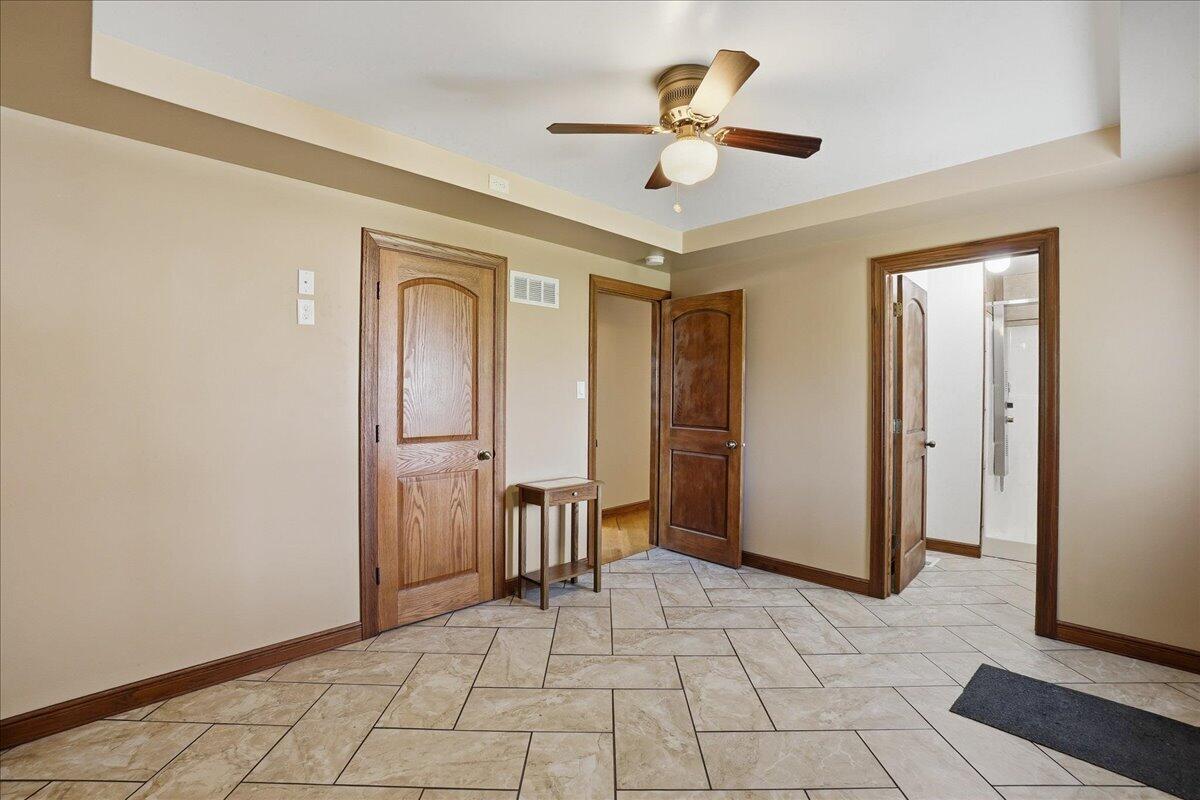 9937 Delaware Place Highland, IN 46322 - Photo 11 of 31 1200x800