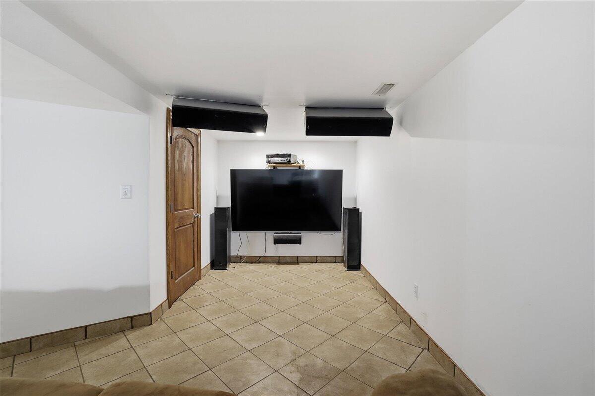 9937 Delaware Place Highland, IN 46322 - Photo 23 of 31 1200x800