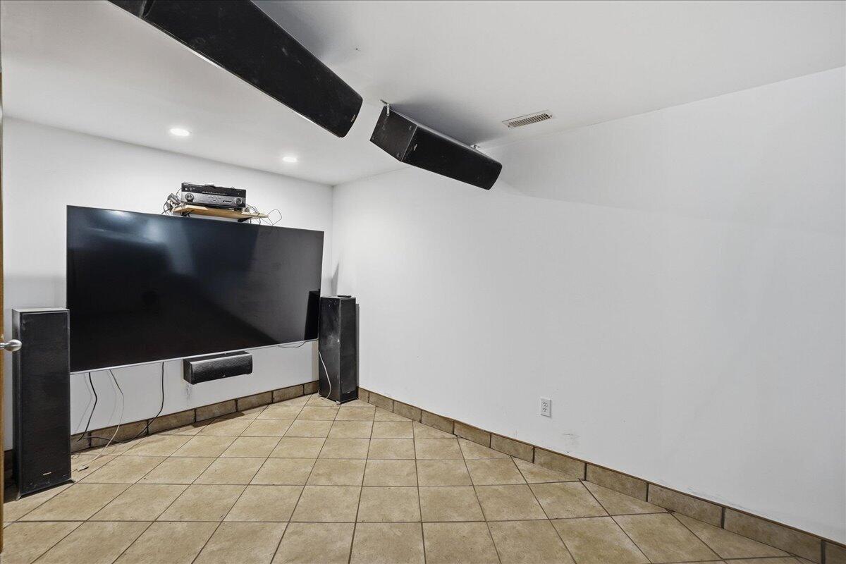 9937 Delaware Place Highland, IN 46322 - Photo 24 of 31 1200x800