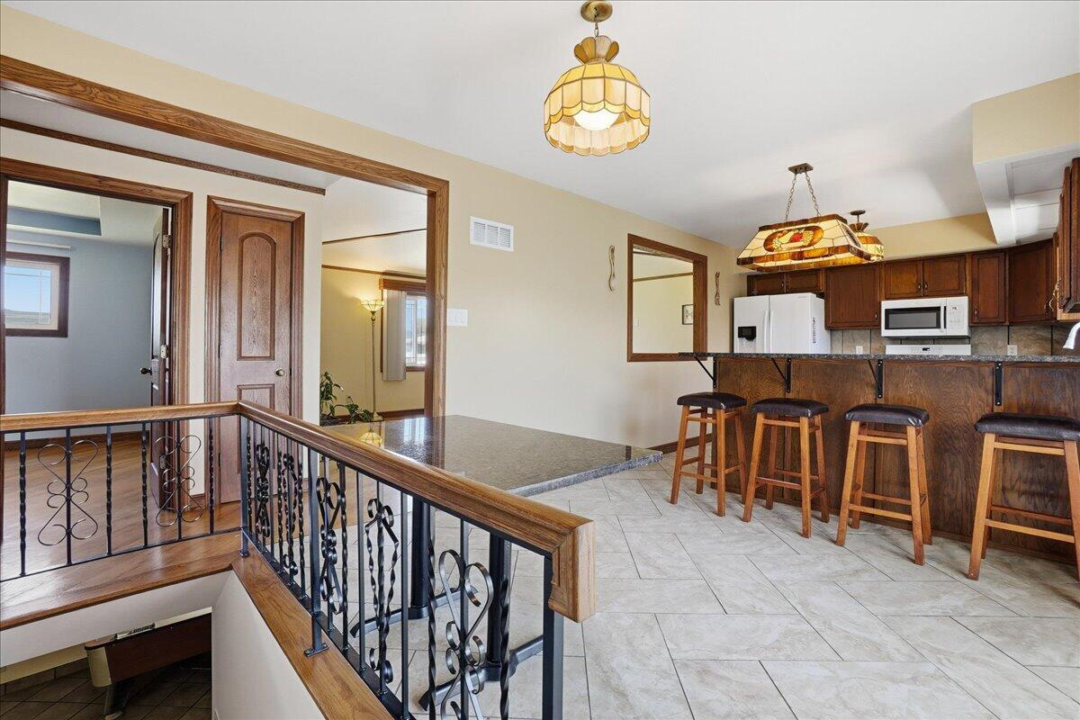 9937 Delaware Place Highland, IN 46322 - Photo 5 of 31 1200x800