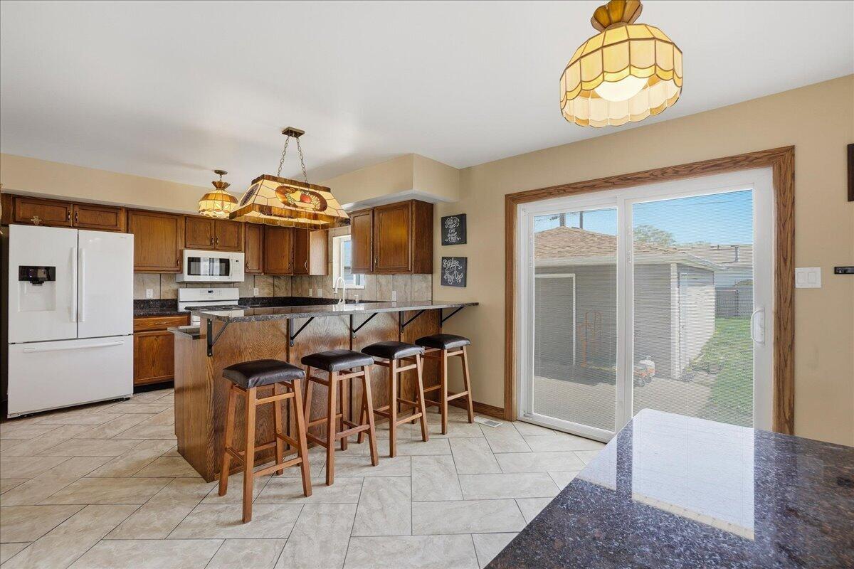 9937 Delaware Place Highland, IN 46322 - Photo 10 of 31 1200x800