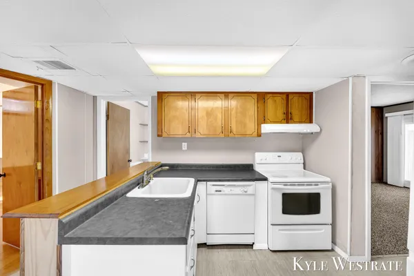 $216,500 | 10298 North 19th Street, Plainwell, MI 49080