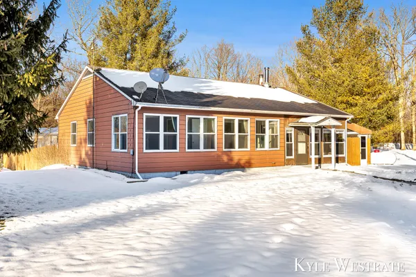 $216,500 | 10298 North 19th Street, Plainwell, MI 49080