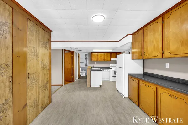 $216,500 | 10298 North 19th Street, Plainwell, MI 49080