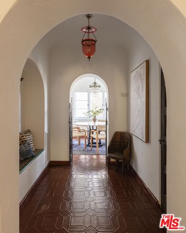 $4,500,000 | 5470 Los Feliz Boulevard, Los Angeles, CA 90027