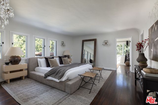 $4,500,000 | 5470 Los Feliz Boulevard, Los Angeles, CA 90027