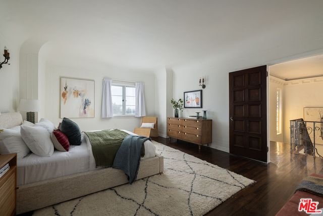 $4,500,000 | 5470 Los Feliz Boulevard, Los Angeles, CA 90027