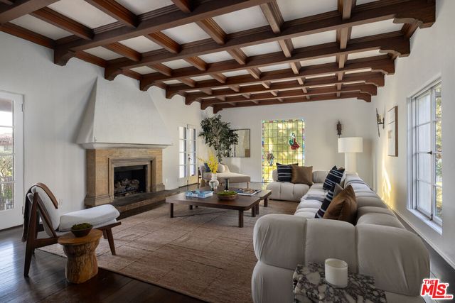 $4,500,000 | 5470 Los Feliz Boulevard, Los Angeles, CA 90027