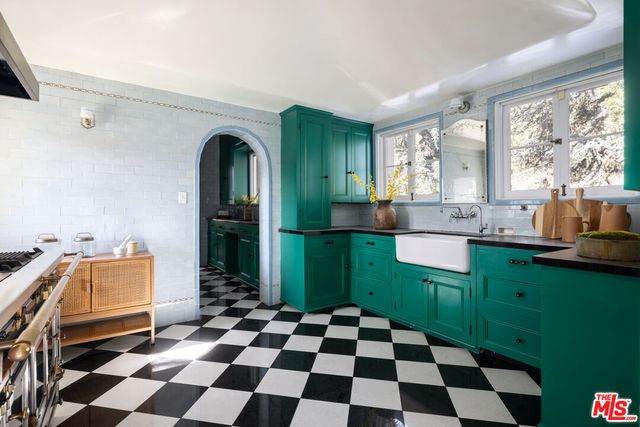 $4,500,000 | 5470 Los Feliz Boulevard, Los Angeles, CA 90027