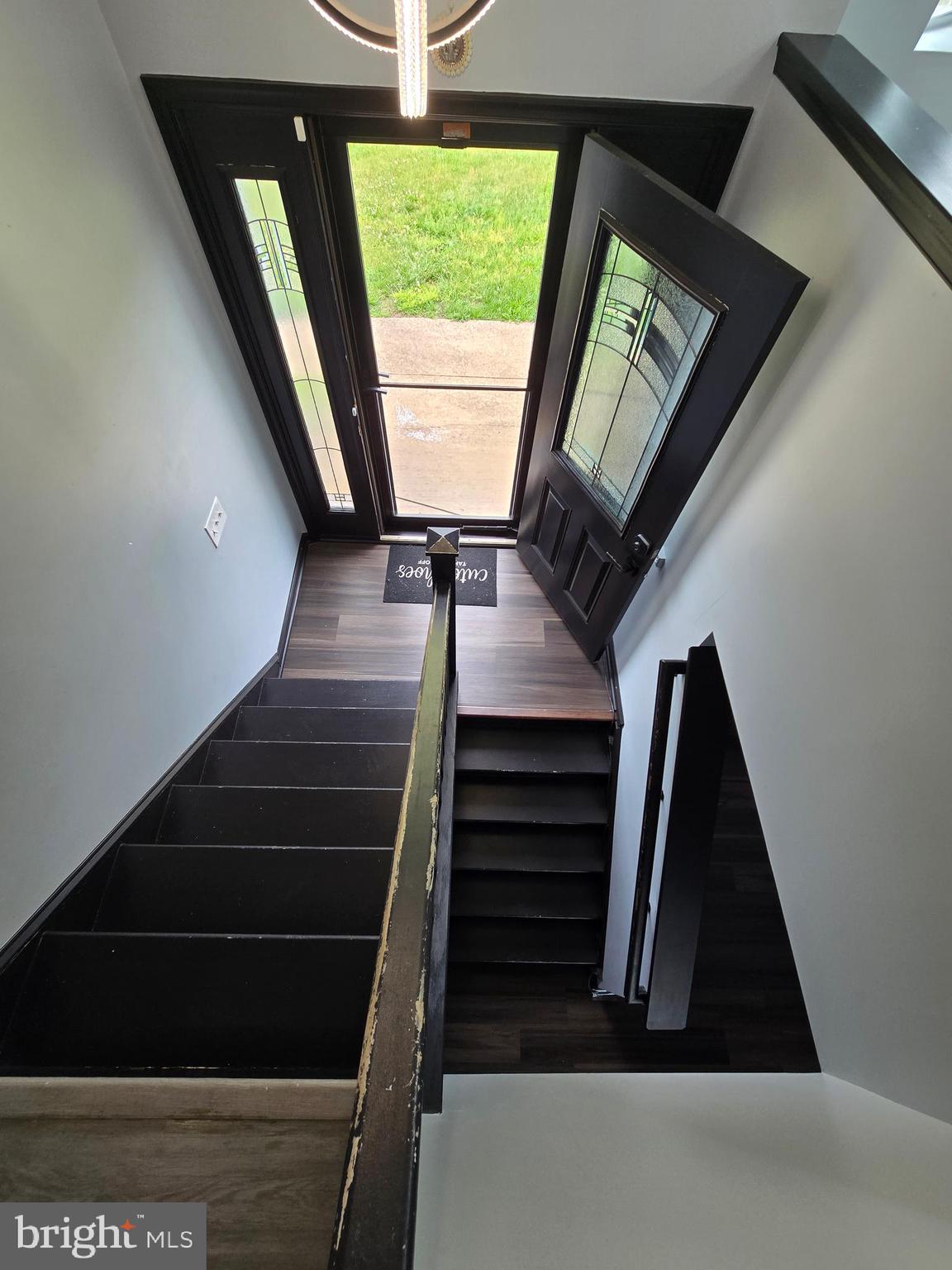 7513 Saffron Court Hanover, MD 21076 - Photo 4 of 42 a view of entryway