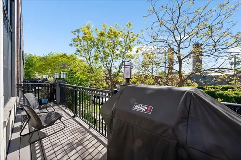 $789,000 | 3443 North Whipple Street, Chicago, IL 60618