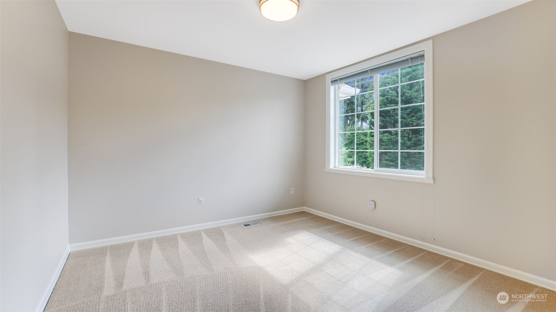 20622 Southeast 162nd Way Renton, WA 98059 - Photo 20 of 27 an empty room with a window