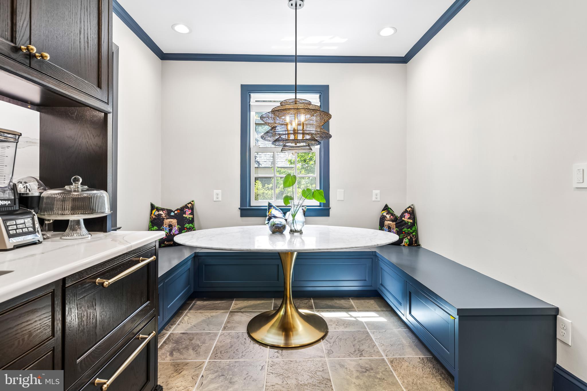 209 East Highfield Road Baltimore, MD 21218 - Photo 22 of 62 Breakfast Area