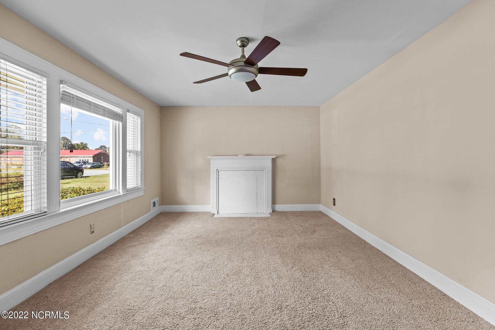 285 Fifth Street Ayden, NC 28513 - Photo 13 of 29 13-web-or-mls-IMGL5042