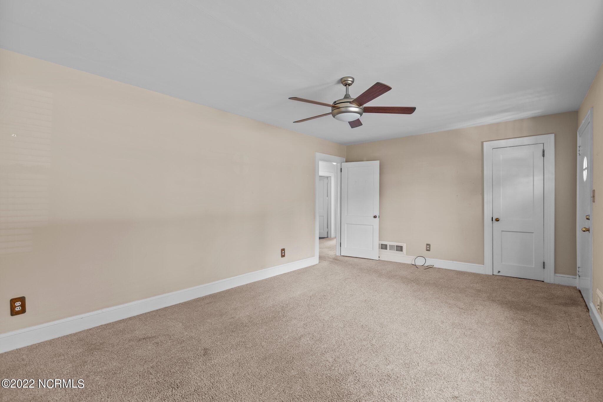 285 Fifth Street Ayden, NC 28513 - Photo 14 of 29 14-web-or-mls-IMGL5048