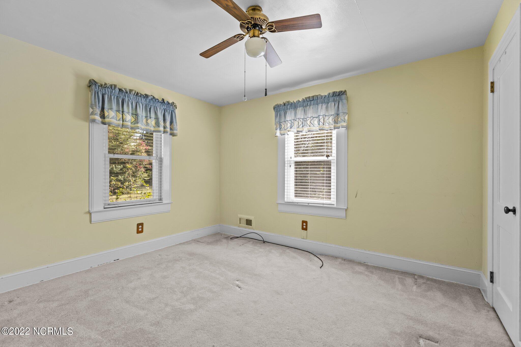 285 Fifth Street Ayden, NC 28513 - Photo 16 of 29 16-web-or-mls-IMGL5054