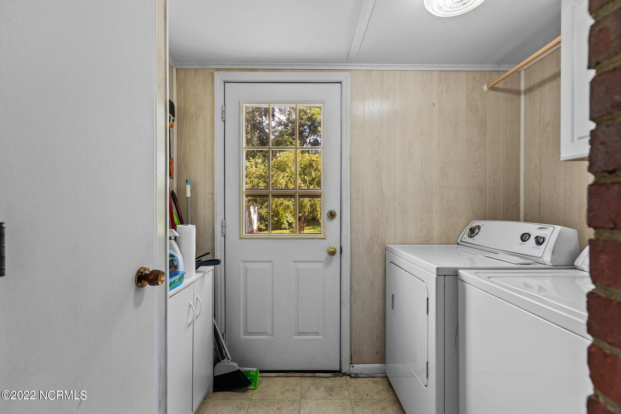 285 Fifth Street Ayden, NC 28513 - Photo 24 of 29 24-web-or-mls-IMGL5084