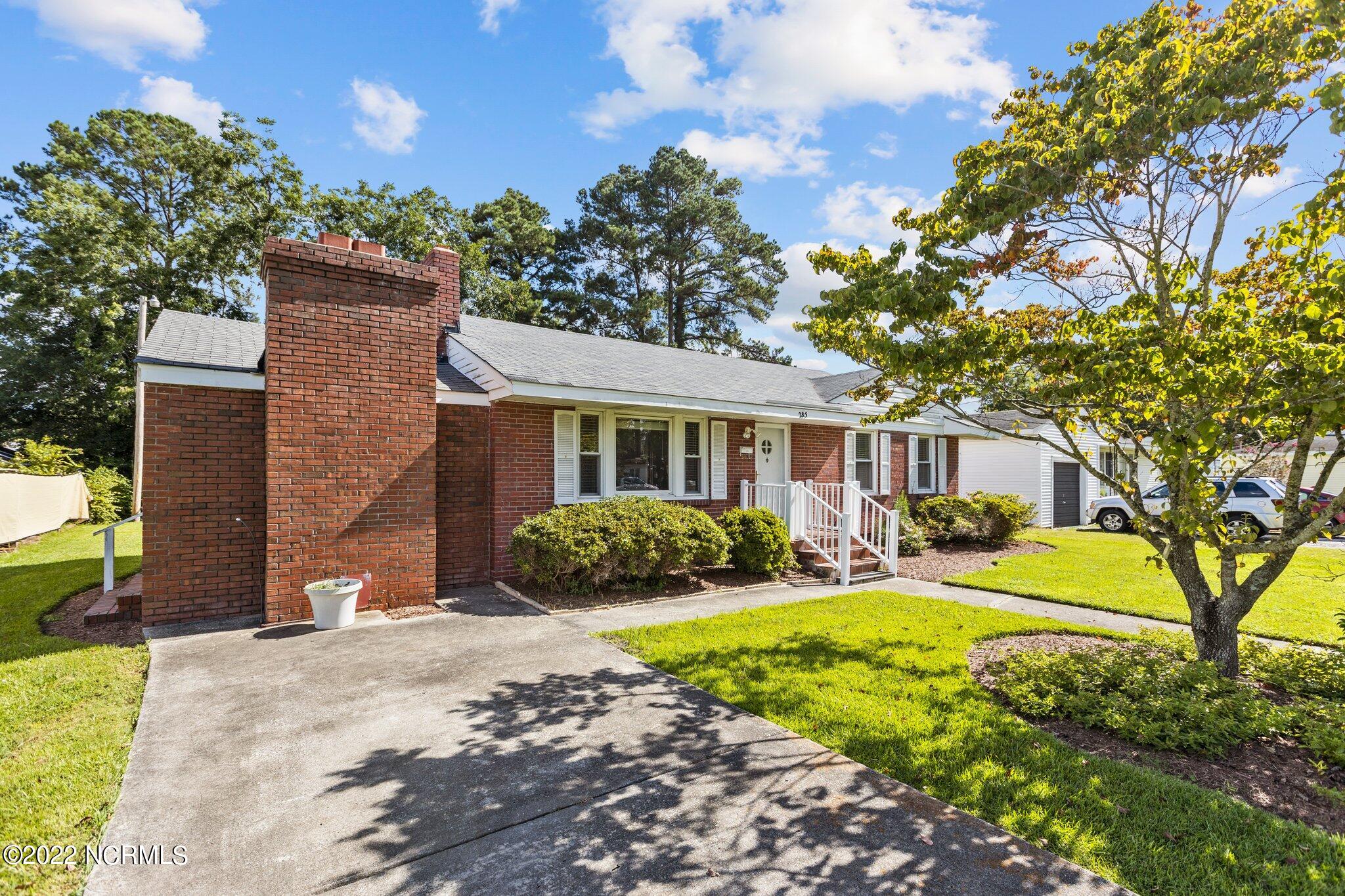 285 Fifth Street Ayden, NC 28513 - Photo 3 of 29 3-web-or-mls-IMGL5105