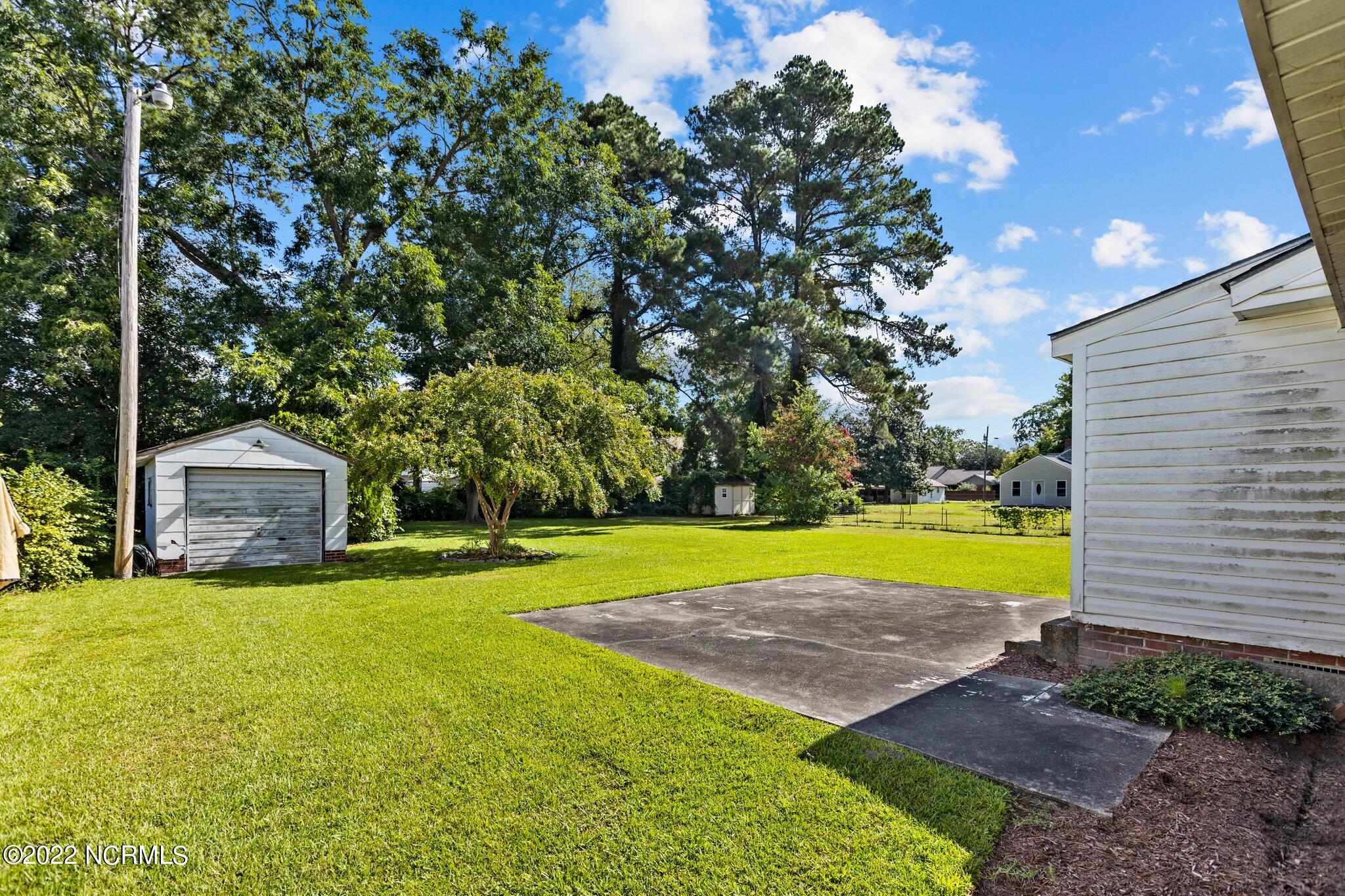 285 Fifth Street Ayden, NC 28513 - Photo 7 of 29 7-web-or-mls-IMGL5106