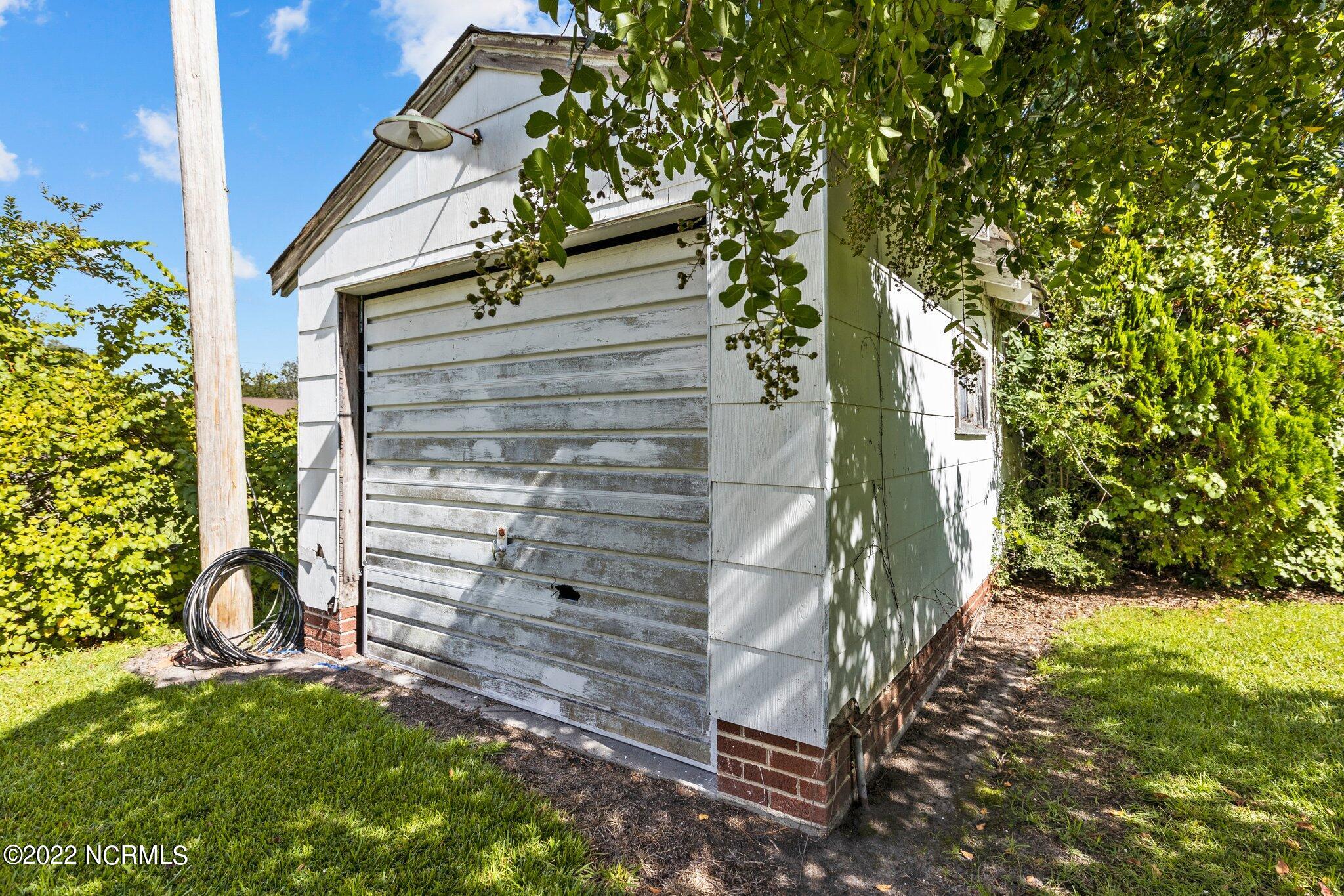 285 Fifth Street Ayden, NC 28513 - Photo 9 of 29 9-web-or-mls-IMGL5111