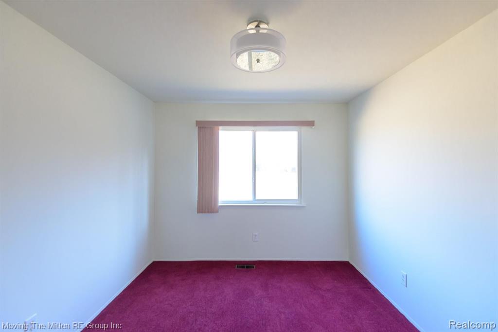 28205 Elwell Road Belleville, MI 48111 - Photo 4 of 45