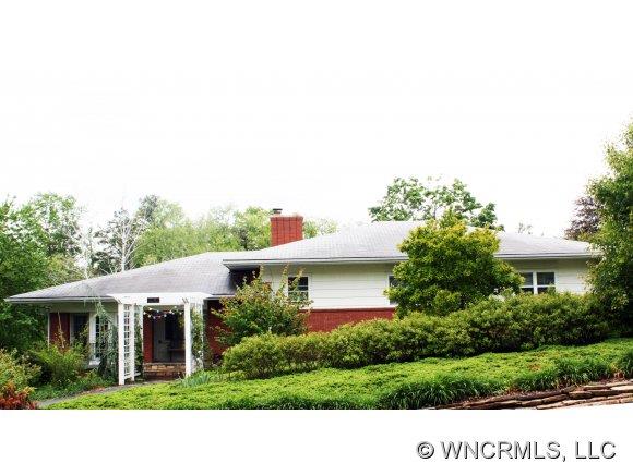 17 Wembley Road Asheville, NC 28804 - Photo 1 of 8 Gallery Image 1