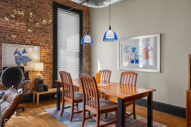 $314,500 | 410 6th Street, Unit 202, Columbus, IN 47201