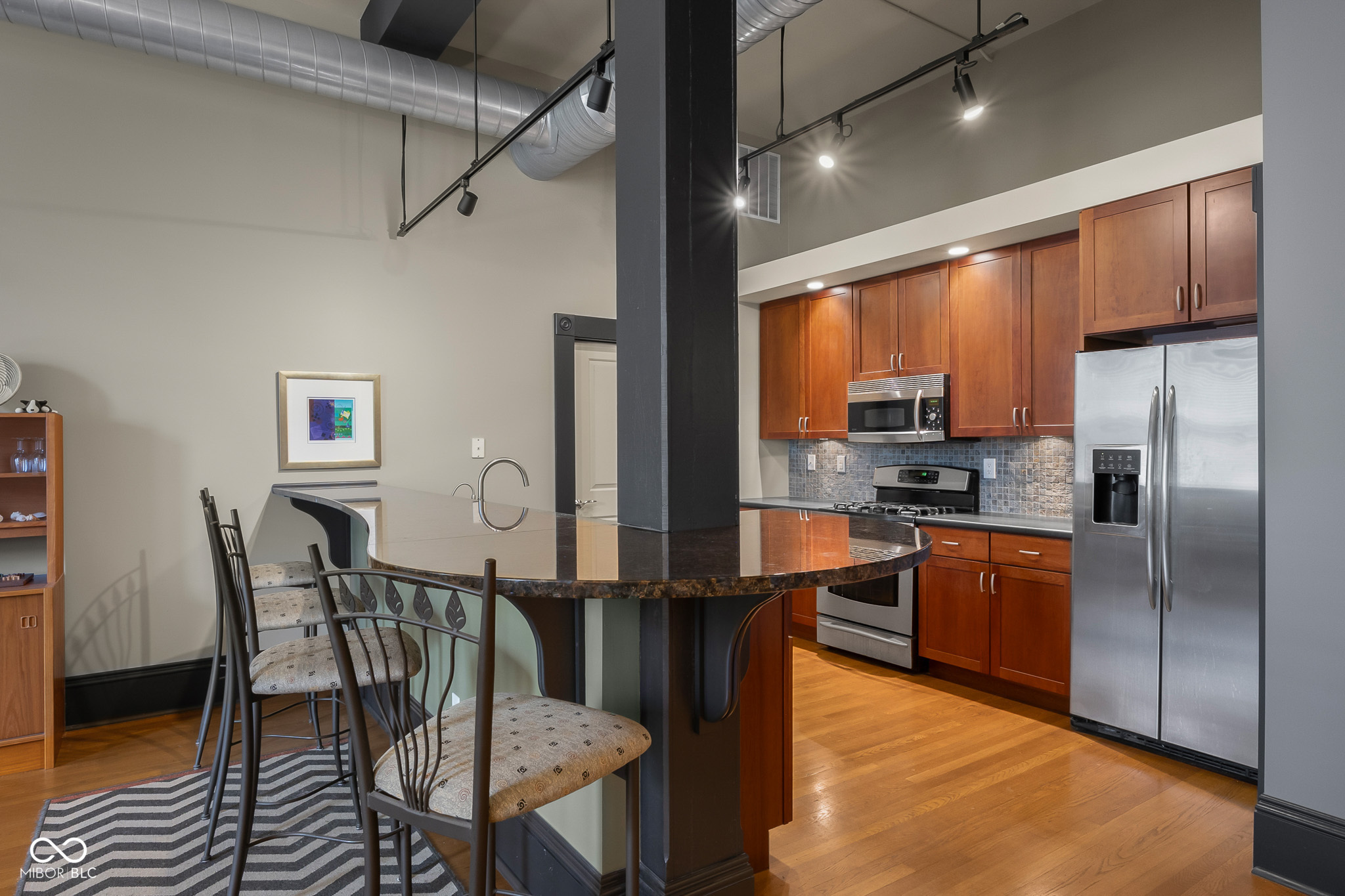 410 6th Street, Unit 202 Columbus, IN 47201 - Photo 15 of 45