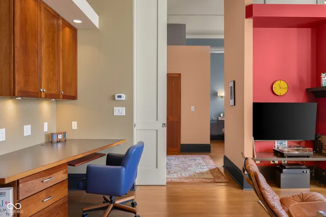 $314,500 | 410 6th Street, Unit 202, Columbus, IN 47201