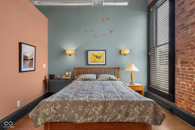 $314,500 | 410 6th Street, Unit 202, Columbus, IN 47201