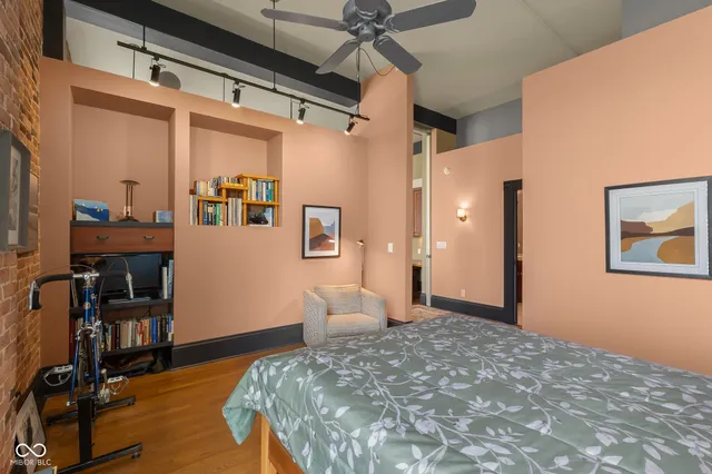 $314,500 | 410 6th Street, Unit 202, Columbus, IN 47201