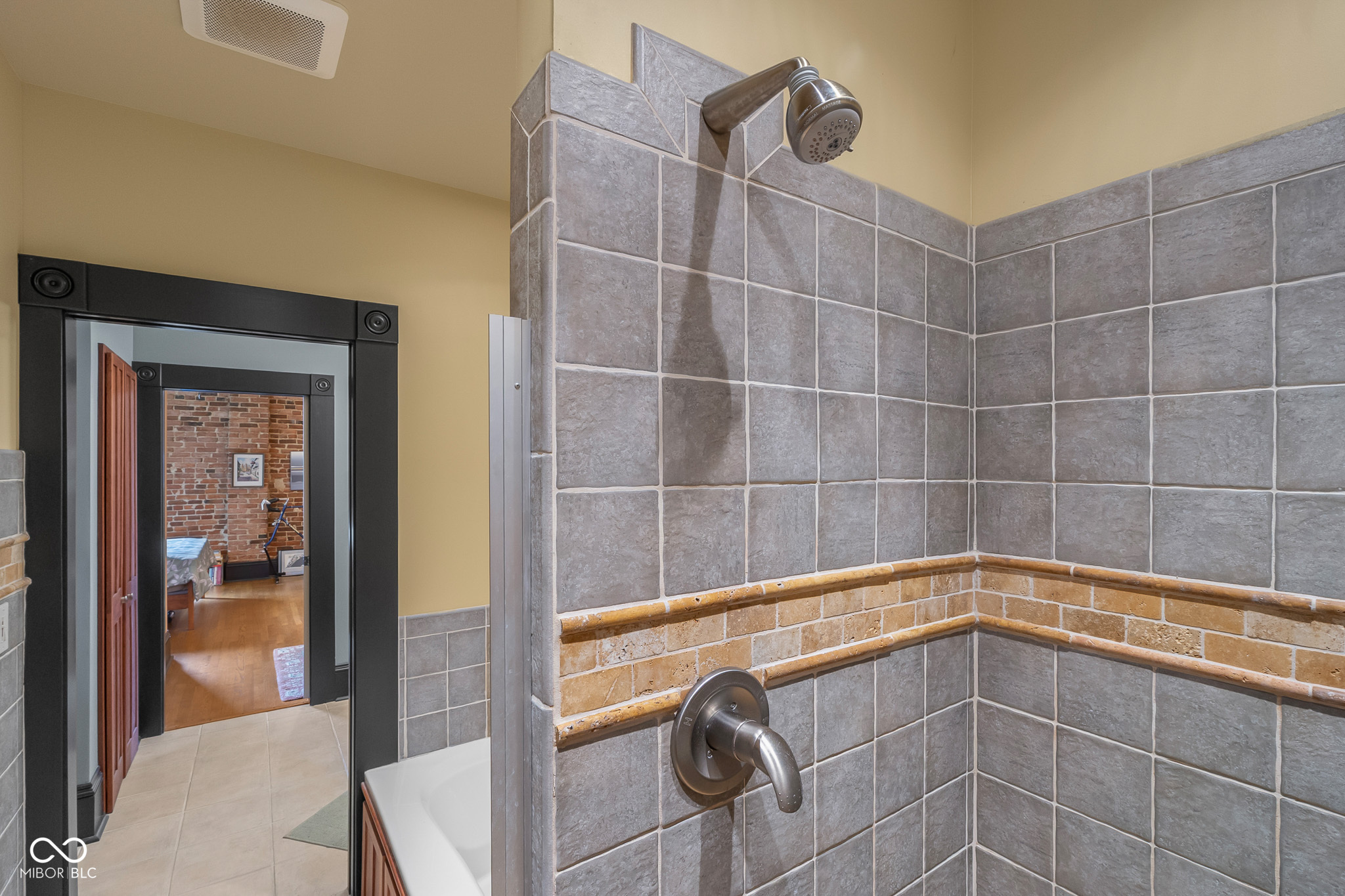 410 6th Street, Unit 202 Columbus, IN 47201 - Photo 35 of 45