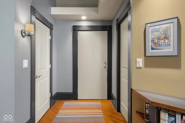 $314,500 | 410 6th Street, Unit 202, Columbus, IN 47201