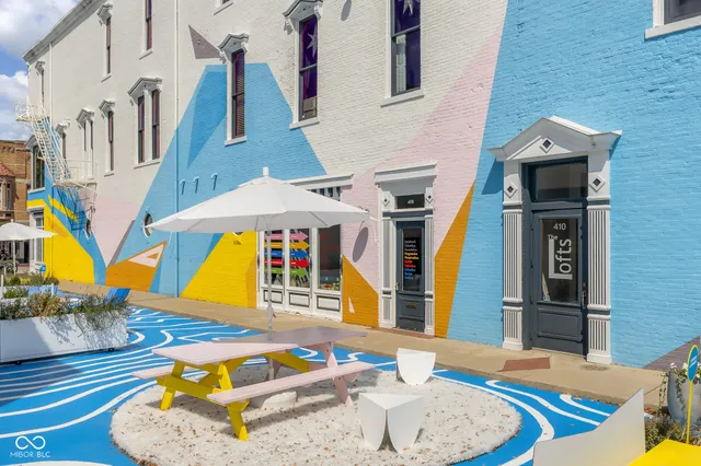 $314,500 | 410 6th Street, Unit 202, Columbus, IN 47201