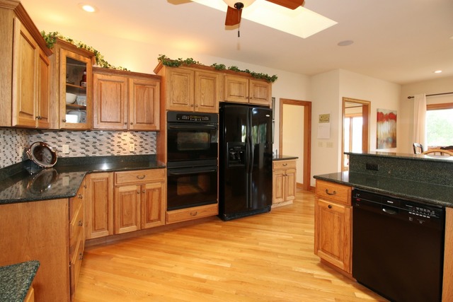 19810 Beck Road Marengo, IL 60152 - Photo 8 of 25 Gallery Image 8