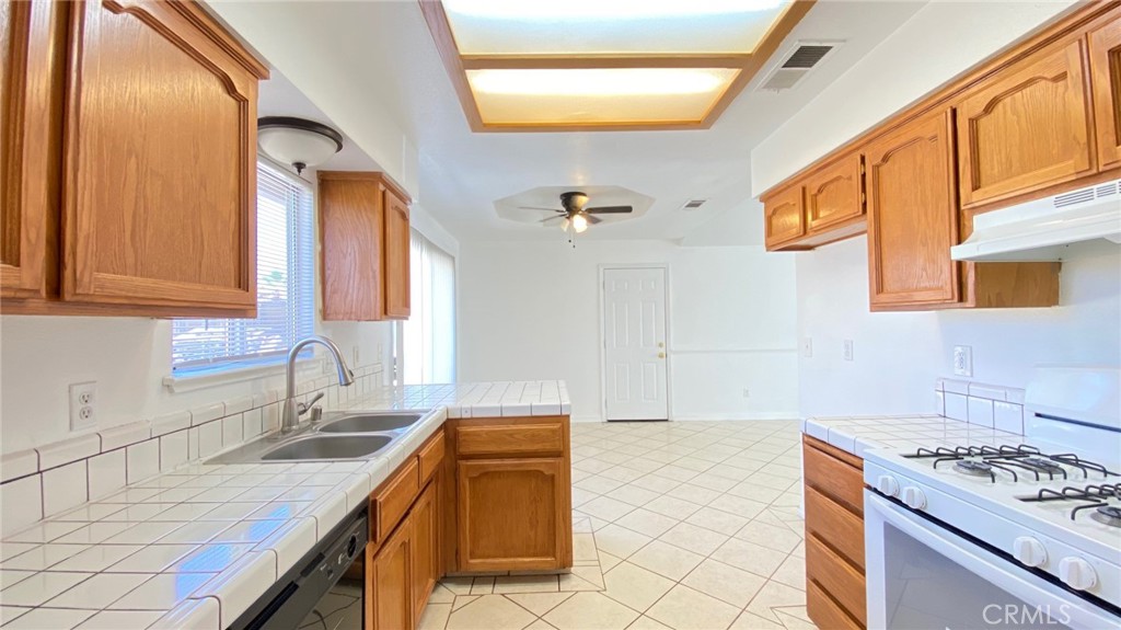 17063 Anaconda Road Madera, CA 93636 - Photo 5 of 31