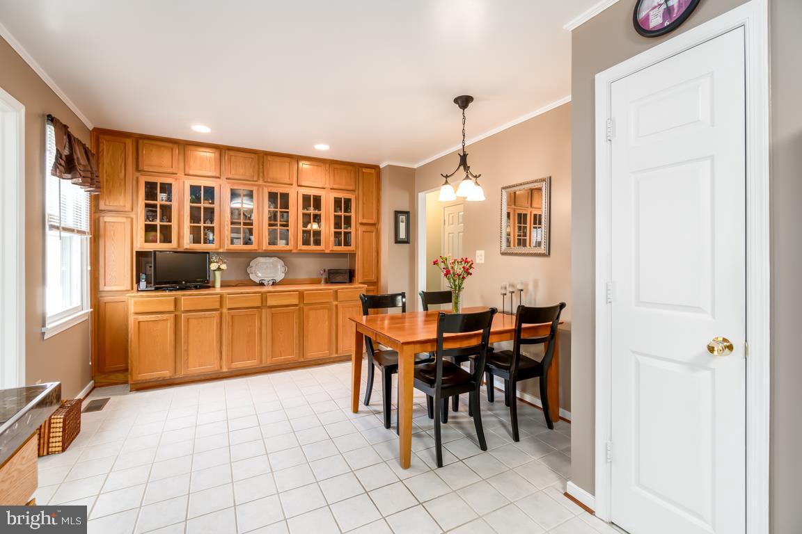 191 Choptank Road Stafford, VA 22556 - Photo 11 of 48 KITCHEN BUILT INS
