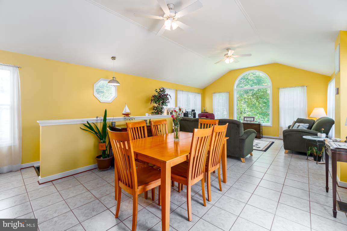 191 Choptank Road Stafford, VA 22556 - Photo 3 of 48 CERAMIC FLOORING / NATURAL LIGHT