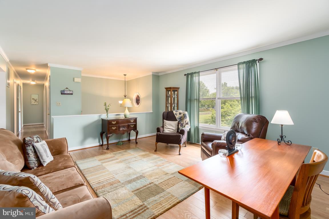 191 Choptank Road Stafford, VA 22556 - Photo 4 of 48 LIVING ROOM