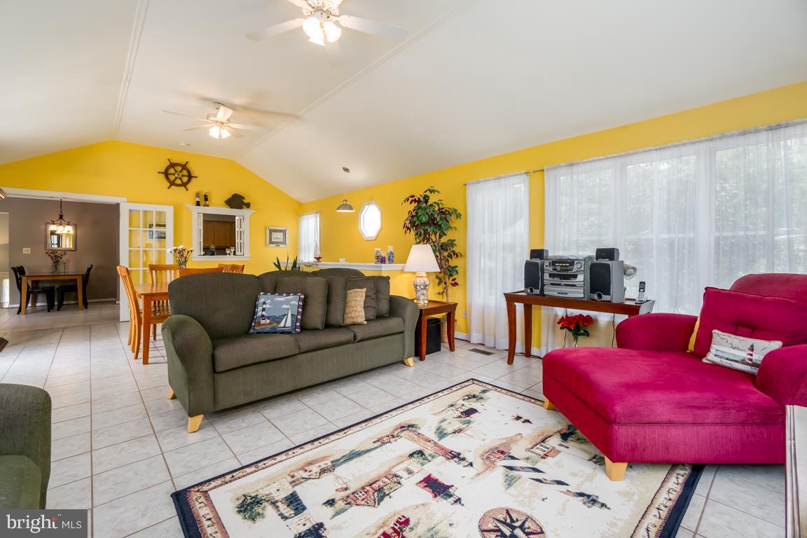 191 Choptank Road Stafford, VA 22556 - Photo 8 of 48 SUNROOM OFF KITCHEN