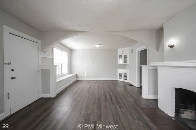 $950 | 824 East 44th Street, Indianapolis, IN 46205