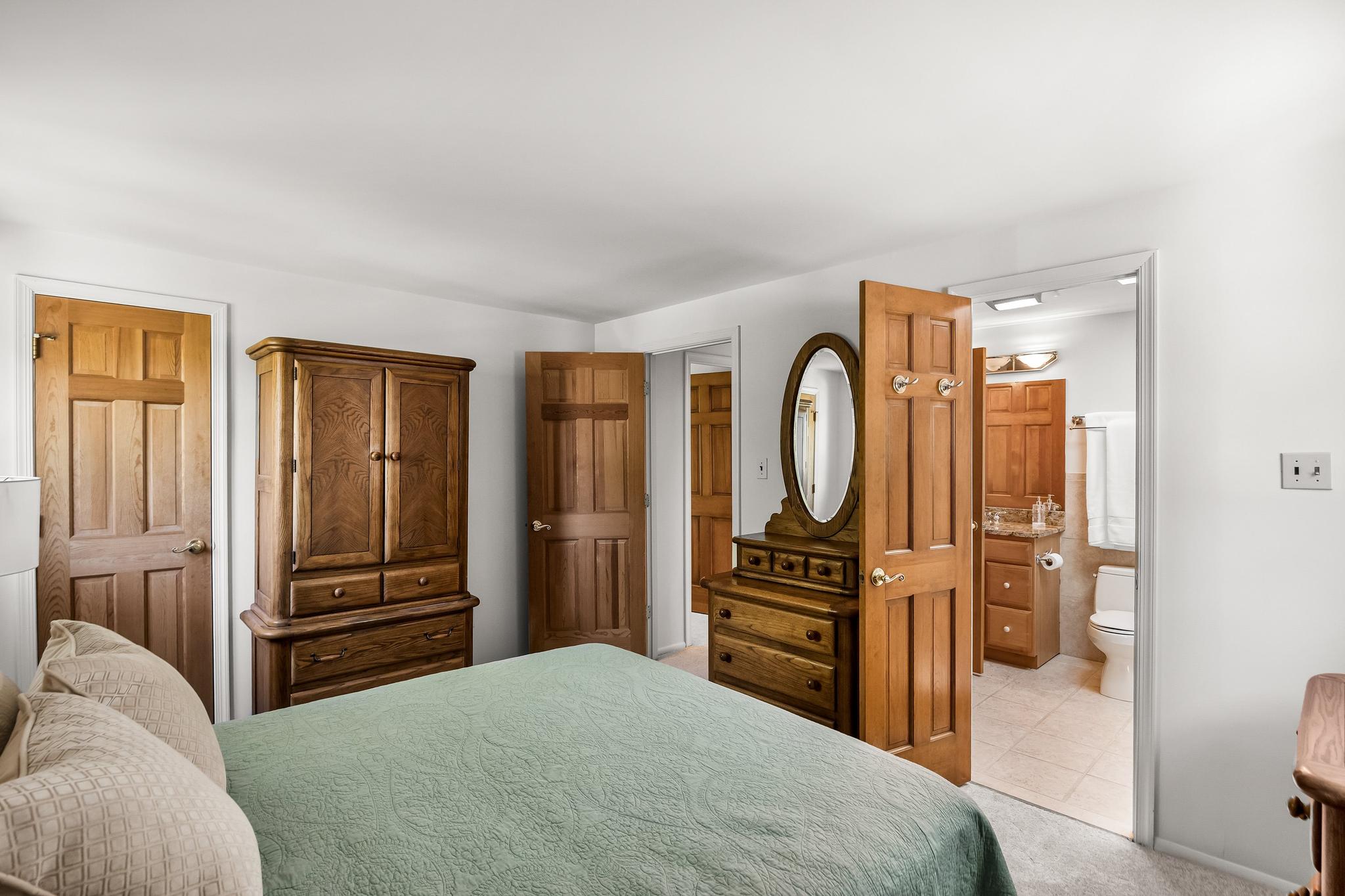 175 Oxford Road Delran, NJ 08075 - Photo 23 of 40 Primary Bedroom