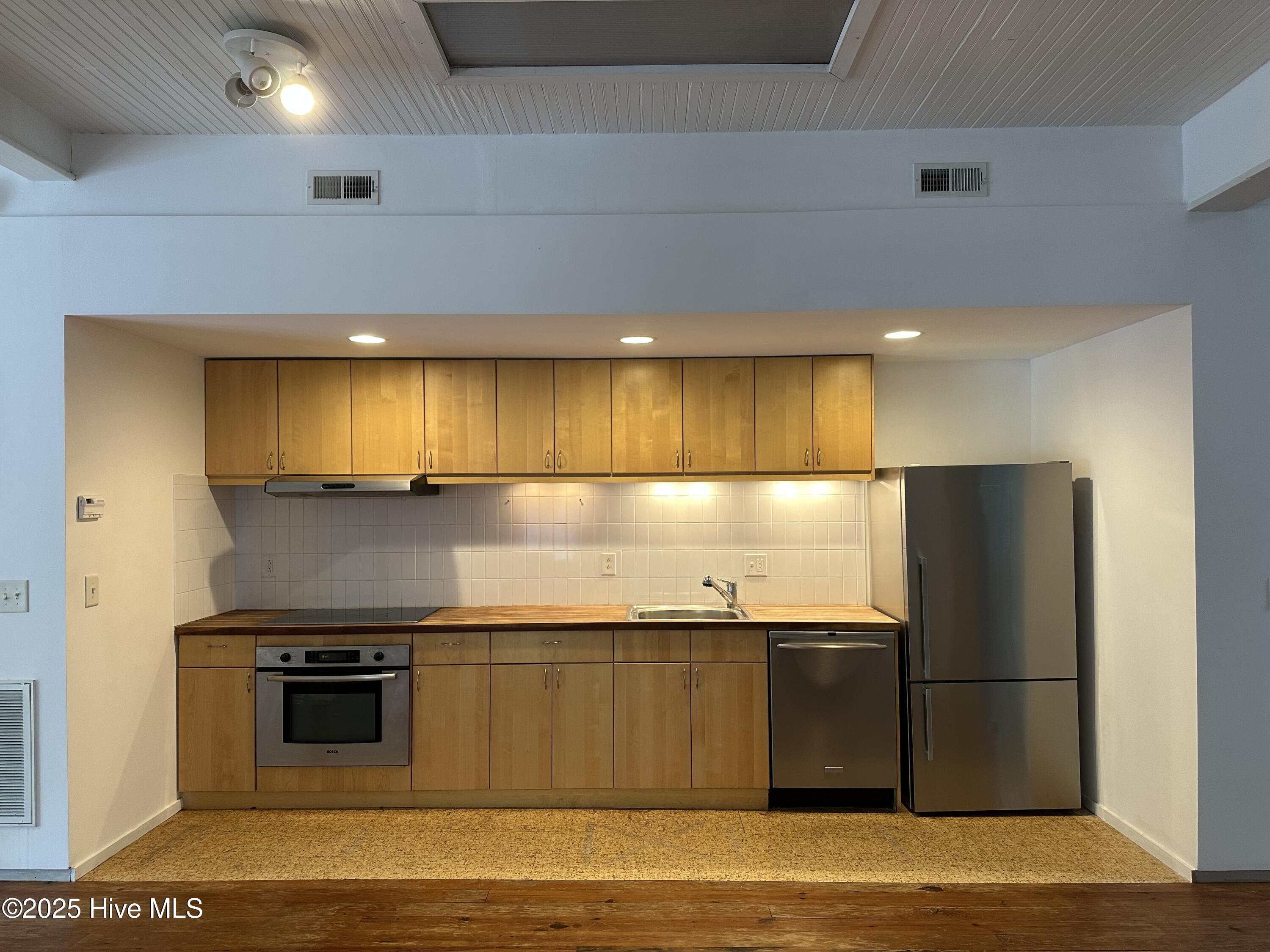 103 South Main Street Bath, NC 27808 - Photo 5 of 15 Kitchen 2