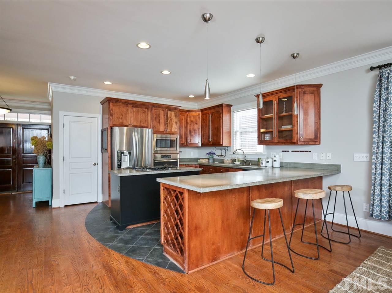 518 Cleveland Street Raleigh, NC 27605 - Photo 4 of 25