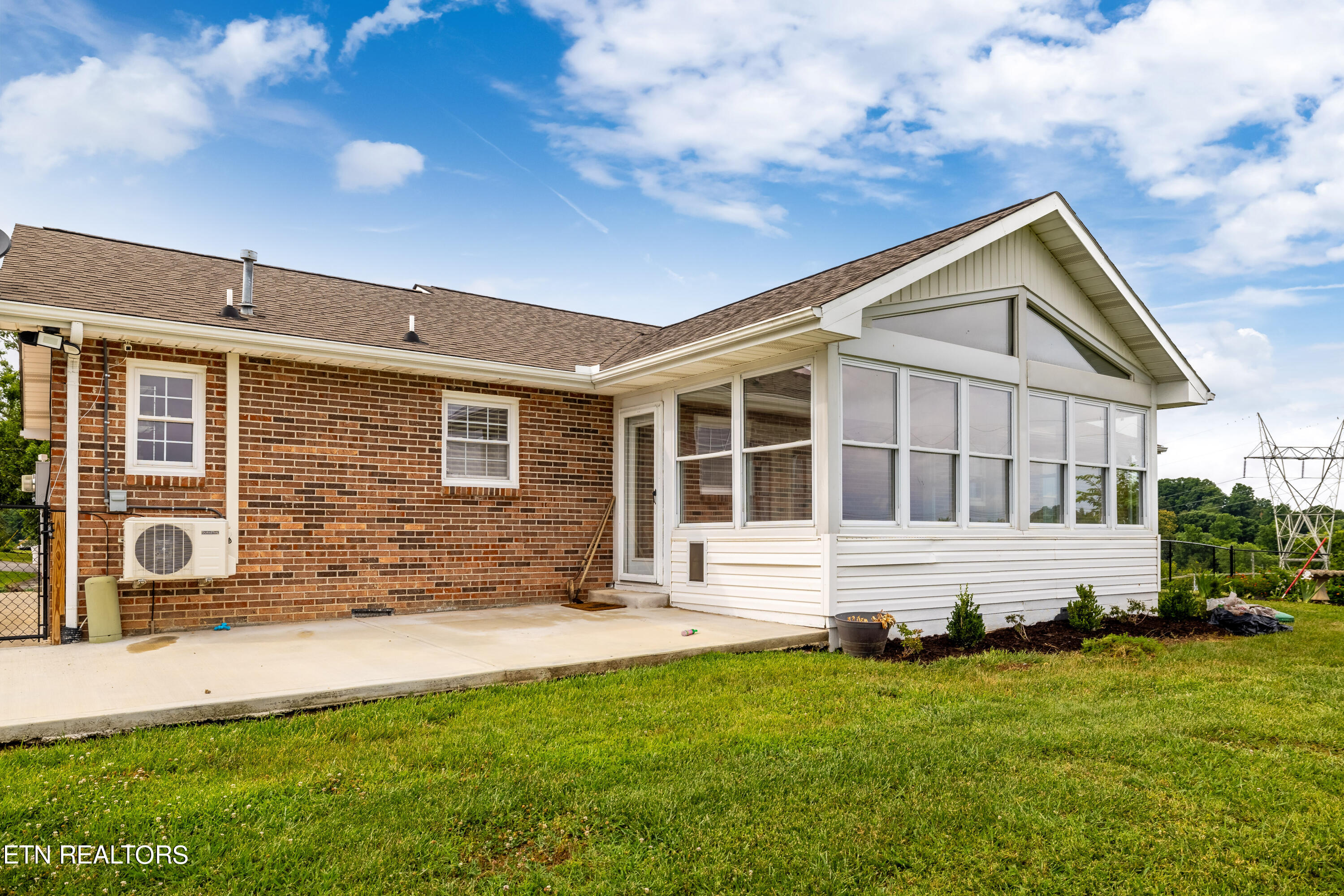 8103 Brickyard Road Powell, TN 37849 - Photo 11 of 45 8113Brickyardrd-140