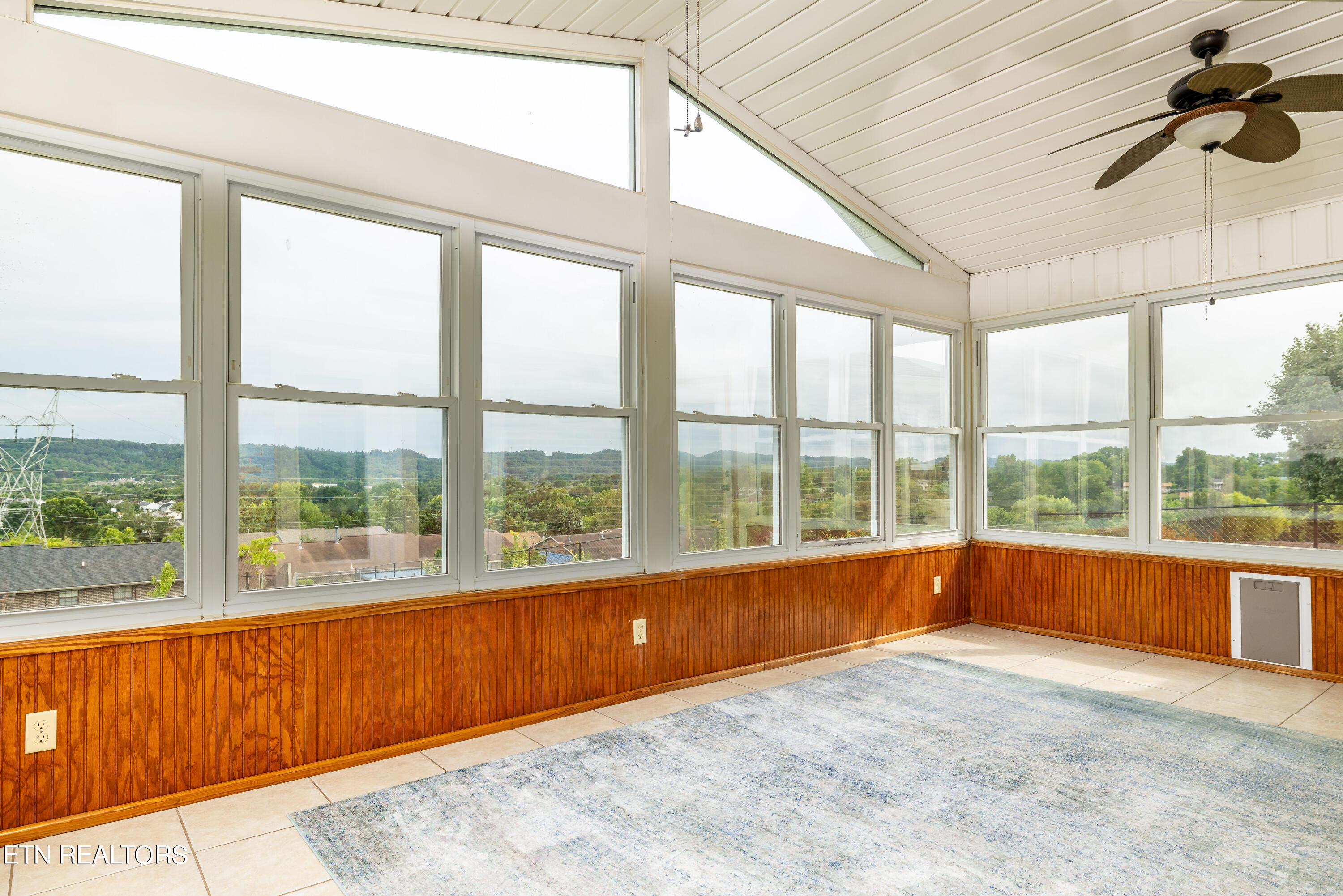 8103 Brickyard Road Powell, TN 37849 - Photo 28 of 45 8113Brickyardrd-122 v