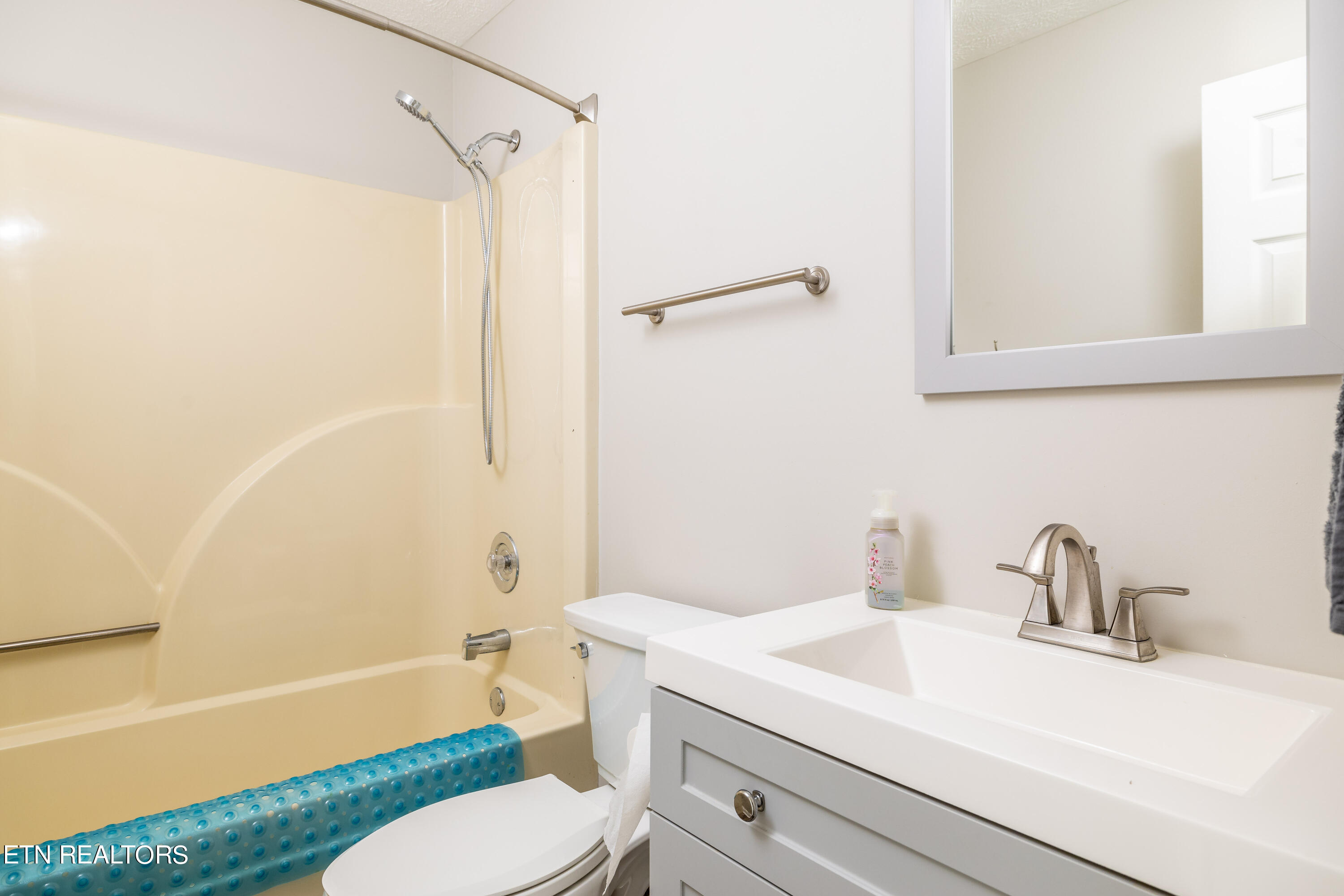 8103 Brickyard Road Powell, TN 37849 - Photo 30 of 45 8113Brickyardrd-124