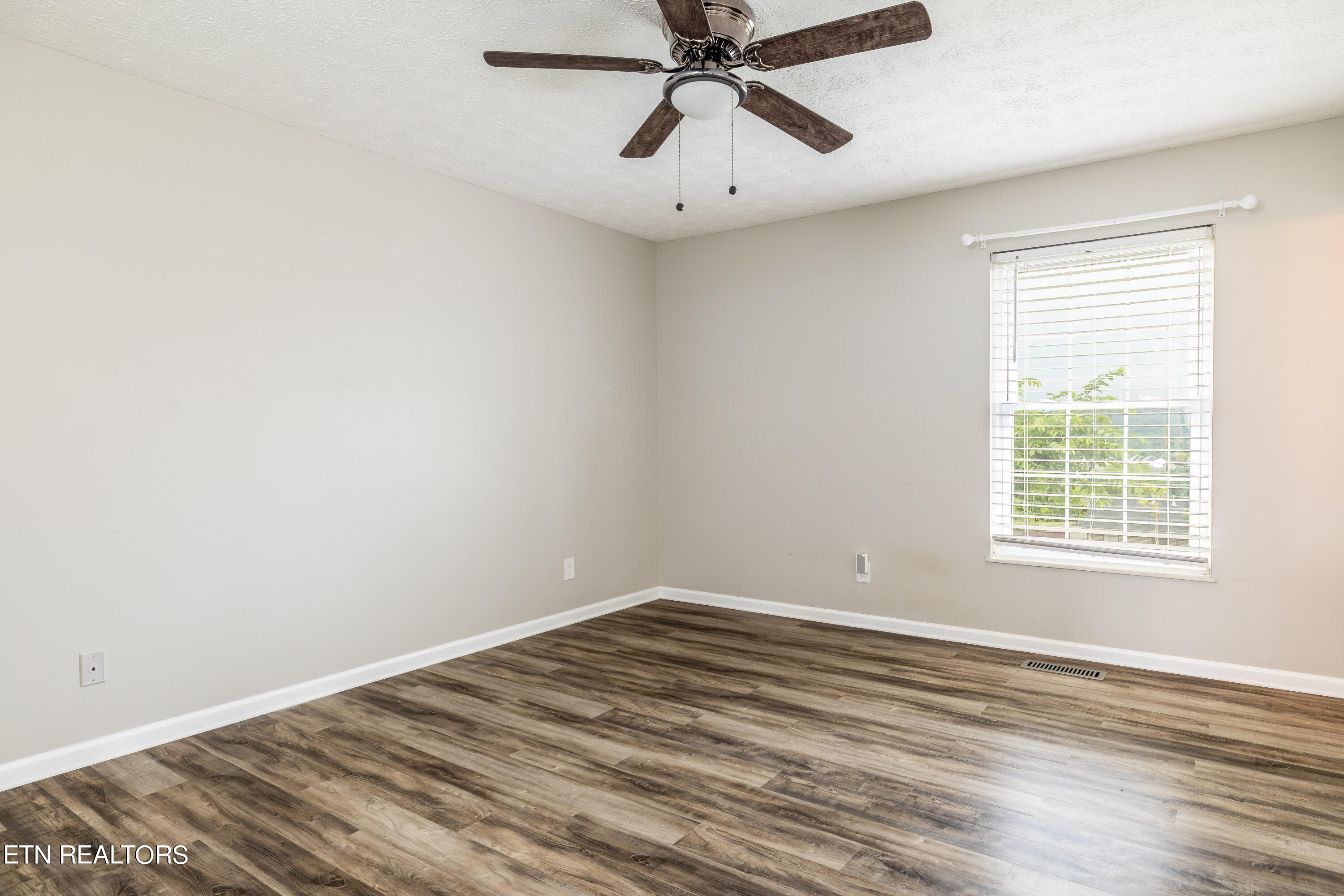 8103 Brickyard Road Powell, TN 37849 - Photo 31 of 45 8113Brickyardrd-126