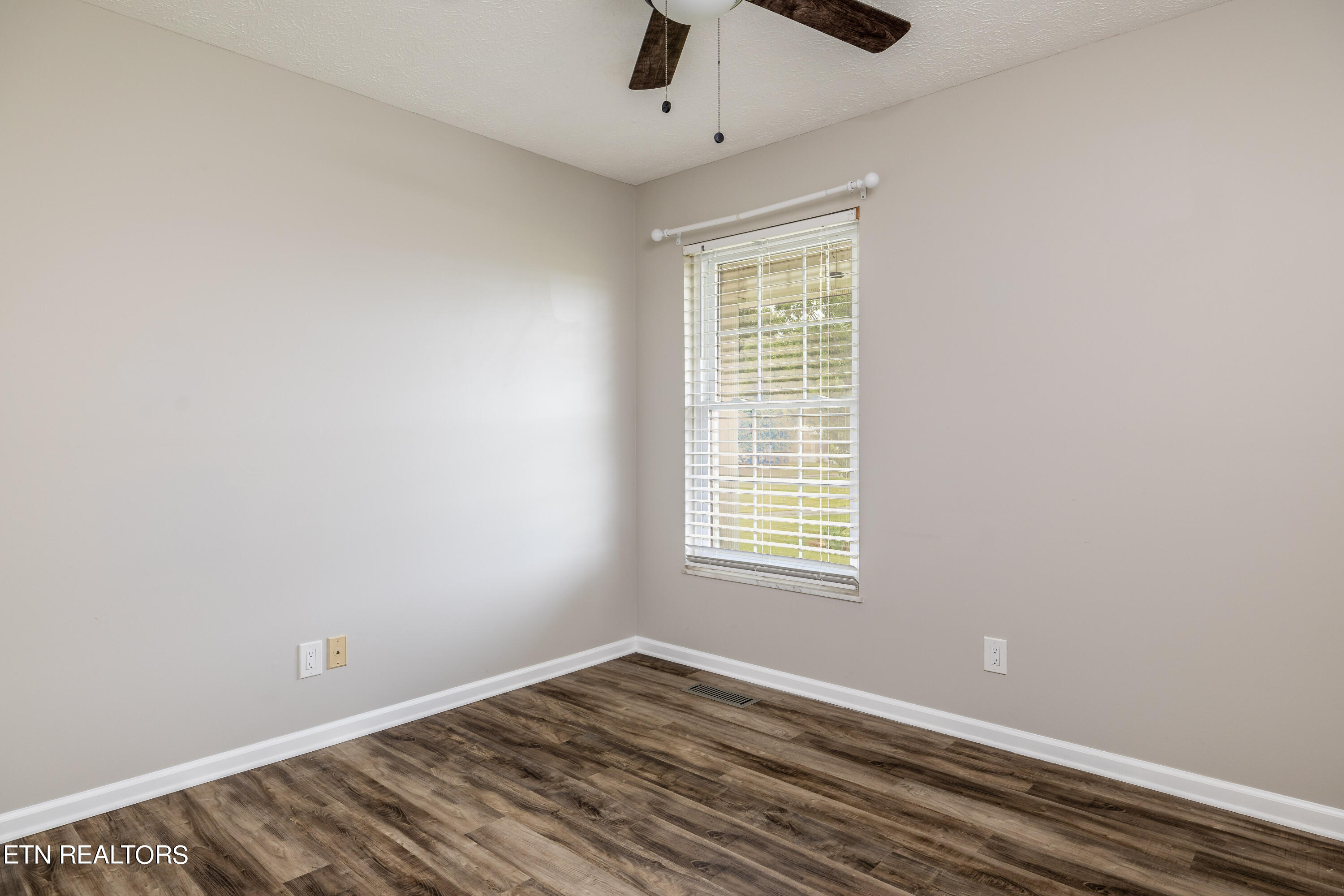 8103 Brickyard Road Powell, TN 37849 - Photo 37 of 45 8113Brickyardrd-131